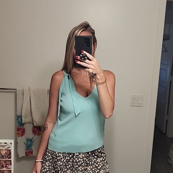 Ann Taylor Loft V-neck Top NWT - Picture 7 of 9